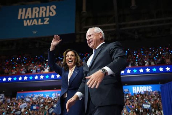 Harris and Williams visit a veterans' hospital
